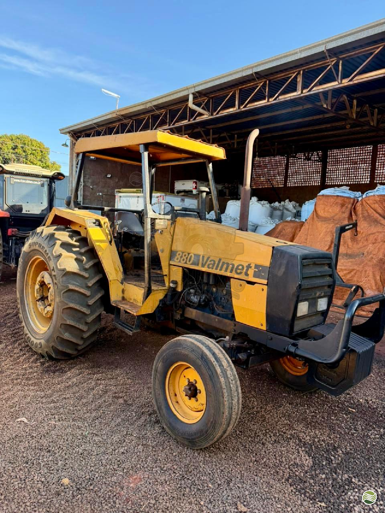 TRATOR VALMET VALMET 880 Tração 4x2 Consulting Agro ITUVERAVA SÃO PAULO SP